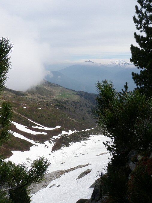 Rognier (10).jpg - La Maurienne avec le Mont Blanc au fond  droite